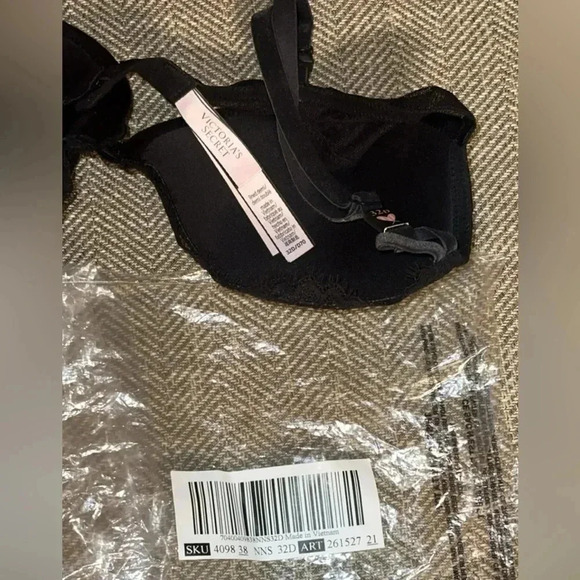 NWT Victoria’s Secret VS Lined Demi 32D BLACK in color women bra - Picture 3 of 3